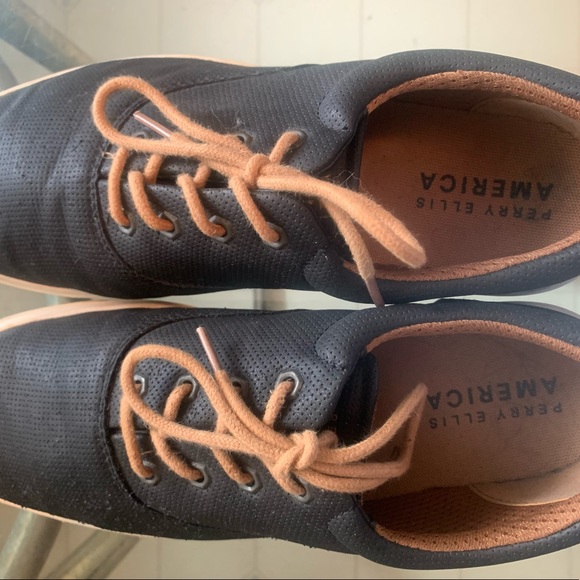 Men’s Perry Ellis size 10 - Picture 4 of 5